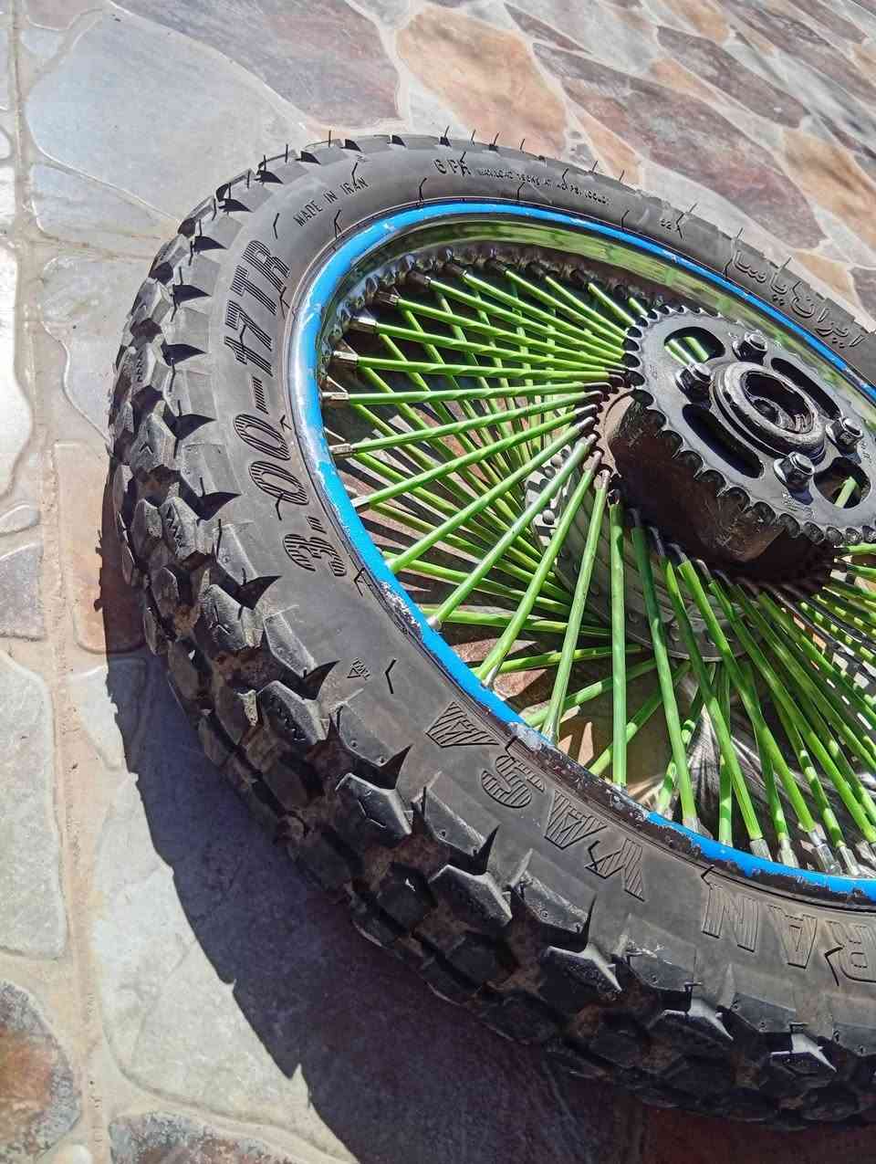 السلام عليكم زوج تايرت هنة وال ويل جديد السعر 50بيهن مجال وصلنصه 15وبيها مجال ***********
