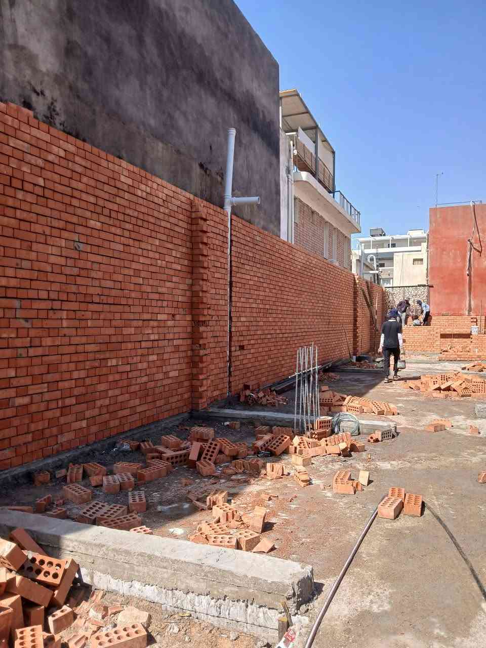 عندك بيت تريد تبني وحاير ادور خلفات درجه اولى 😕
اوكف 🤚اليوم انت لكيت افضل خلفات بناء من الفلوجه عملنا في  بغداد شغل درجه اولى استلام مهندس وزن مضبوط البناء ينبني على المساطر تنضيف الموقع ان كان طابق ثاني او اول #كروب_خلفات_بناء_الانبار  يتميزون دقه في العمل مصداقيه في الموعد سرعه في الانجاز احترافيه في العمل خلفات اكثر من خلفه #مصداقيتنا_سر_نجاحنا
هذ الصور هيه ل اعمالنا نحن لا غيرنا
***********  ***********
