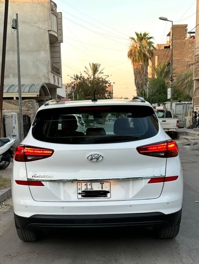 توكسان خليجي ١٩ الكاصد  كوري اصلي هند بريك بالرجل فووول مواصفات كفالة عامة  حتى الدعاميات على ايدينا من الزيرو  لا صبغ ولا بارد ولا تبديل ولا حالوب ولا فتح مكينة وكير ما مفتوح بيها برغي 🟢بأسمي 🟢رقم بغداد الدولي الجديد وهزة جديدة ⚫️⚫️⚫️السعر ١٩٤ ⚫️⚫️وبيها مجال شي بسيط ماشية ٨٣ شرط الفحص 🚘🚘 غير هذا الكلام اتحمل فلوس  السونار مكاني بغداد الاعظمية *********** 
بانوراما 🟡داخل جلد لونين كصة البقلاوة 🟡 داخل دشبول صاج وشاشة جبيرة 🟡 حساس خلفي وامامي 🟡 مري شفط ويدات نيكل 🟡 لايت امامي خمس عدسات ولايت دوار 🟡 بك لايت لد 🔴 سبير الشركة وكتلوكات وبصمات عدد ٢ 🔴تبريد خلفي وامامي وثلاجة بالجكمجة ⚫️ تخم تاير جديد وادامة صدر امامي
