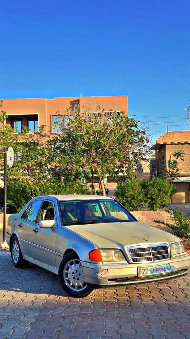 السلام عليكم مارسدس 200
موديل 1995
مكينه محور 2500 ديلكو
كير مكينه صدر خير من الله 
رقم اربيل الجديد
هزة وبراد وسنويه جديد متحتاج السياره بالتحويل
سنوية السنة ٢٠٣٠
بأسمي ثاني يوم تحويل
سياره مكفوله من الضربه فقط الصبغ جارد 
شواصي ولغود ودواخل كلهن مكفولات
سعرها 50 وبيها مجال
مكانها ديالى المقدادية
***********
