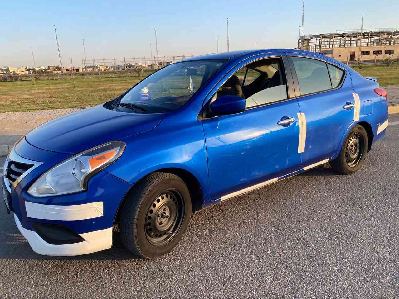 فيرسا لبيع موديل ٢٠١٦ حادثها جملغ خلفي او باب مدون دوخل او سندوق امبدل يعني ٣قطع 
رقم موبيل *********** كركوك, العراق
