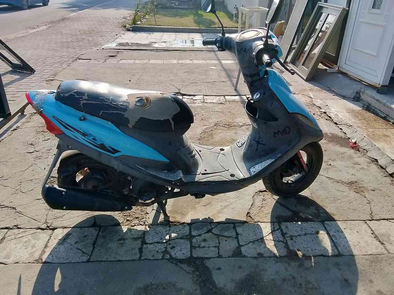 السلام عليكم ماكس عدله باتري + كابريتر + يدات بريك + بنزات + شوته+ مجامع + تايرات + مري جدد توني شادهن السعر 350 بيهه مجال قليل مكان الدوره الرقم ***********
