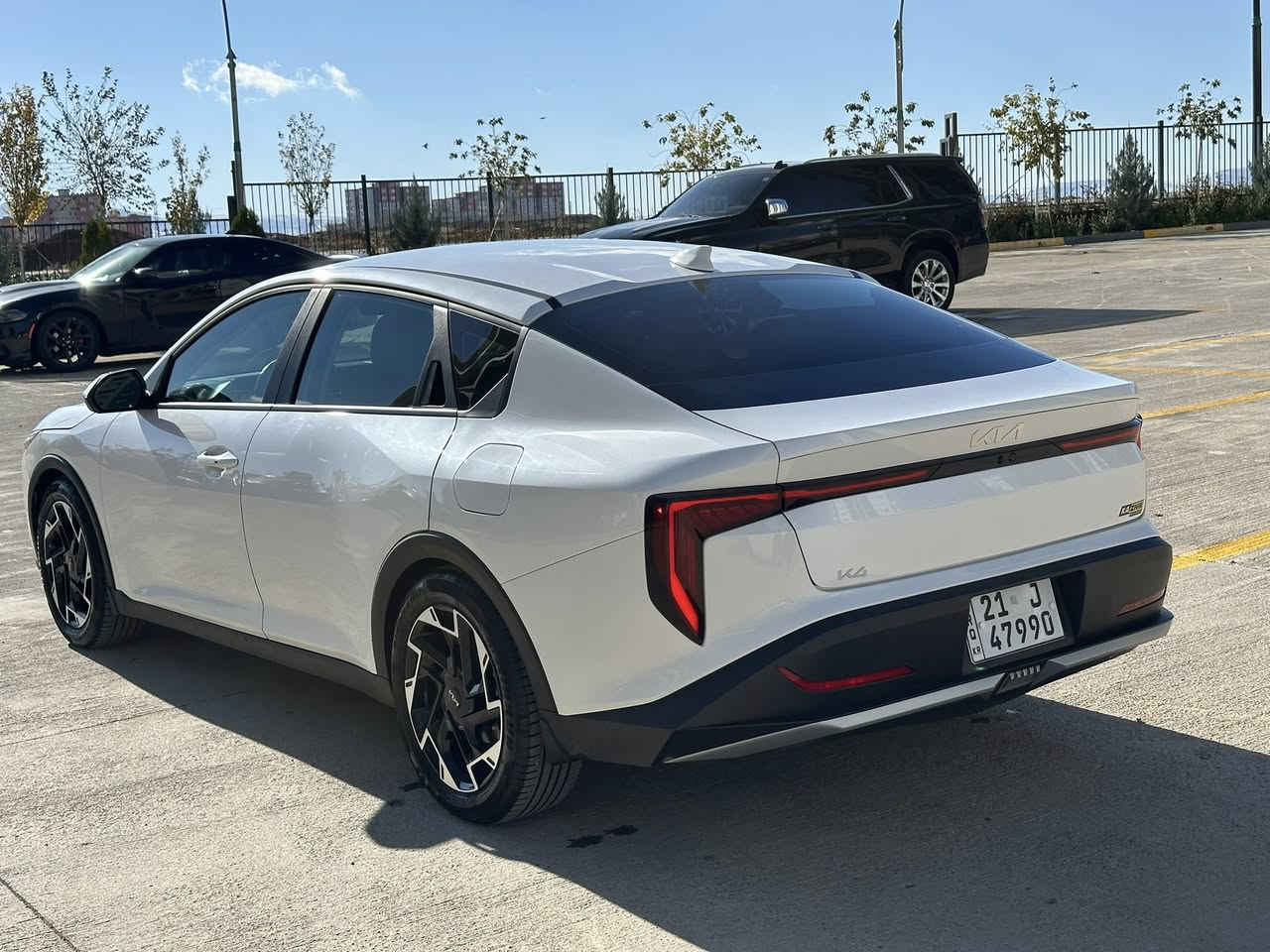 للبيع K4
موديل ٢٥ 

محرك ٢٠٠٠

حادث وضح بل صوره 

رقم سليمانيه 

المواصفات 

☆ تشغيل عن بعد 

☆ تشغيل بصمه ودخول بصمه وجنطه بصمه

☆ فتح الصندوك عند الاقتراب

☆ سايد بريك بصمه 

☆ تحديد مسار ومثبت سرعه واوتو هولد وكامره دواره

☆ اشاره ترحيب عند الاقتراب 

☆ شاشه متصله 

☆ اناره الدواخل لمس
عنوان سليمانيه 
***********
