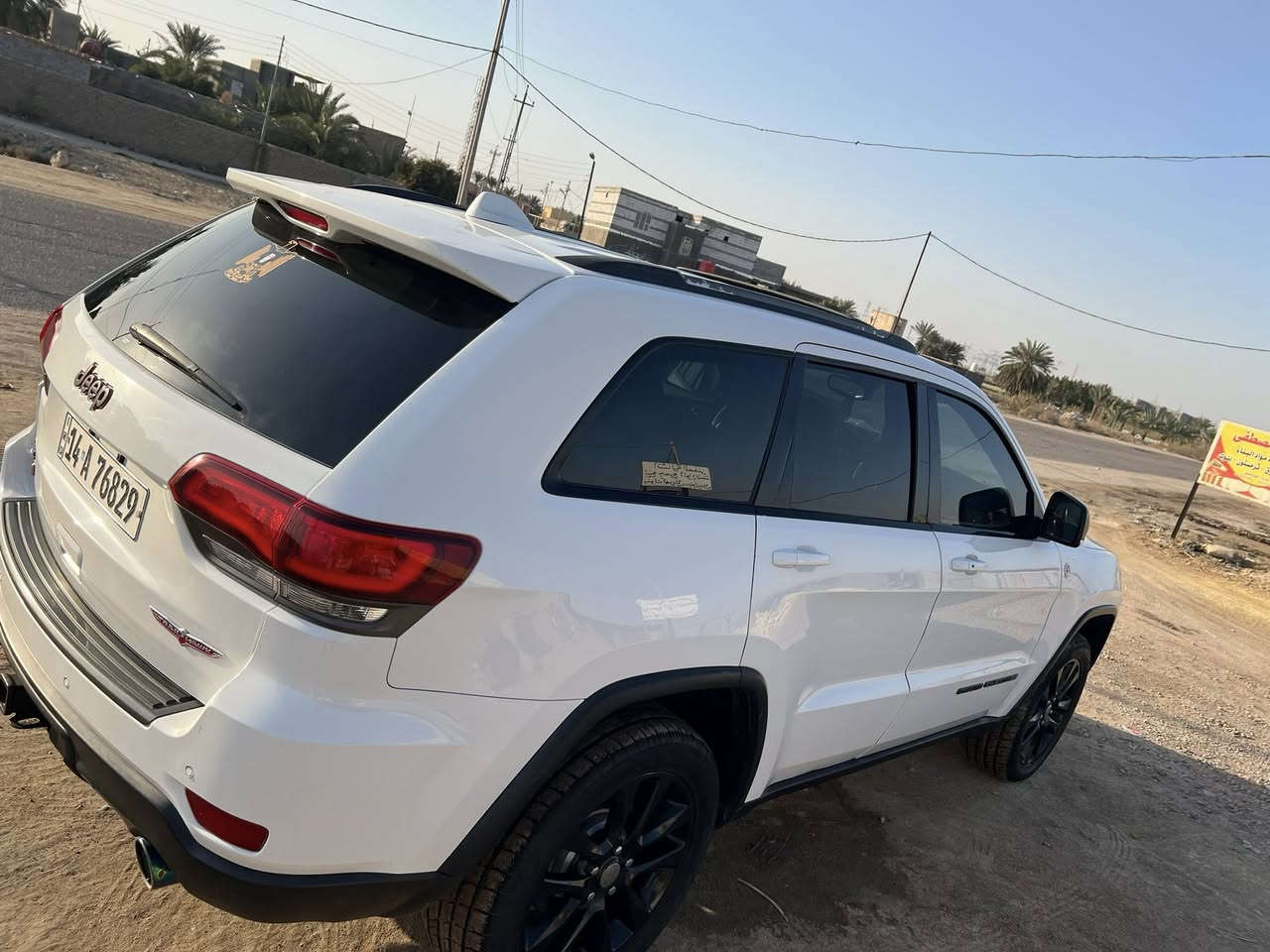 جيب تراك هوك اعلى فئه 
فول واحد ع واحد 
موديل ٢٠١٧ رقم دولي 14 تحويل 
وارد حادث كلش خفيف جاملغ وحافه البنيد والباقي كفالهً
جاهزه من كلشي لبيع او مراوس 
مكاني البصره القرنه 
***********
