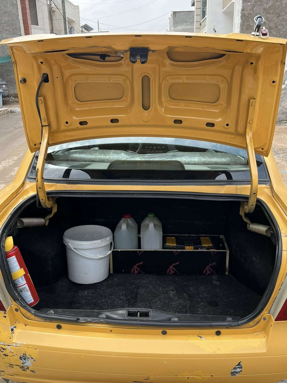 سلام عليكم
للبيع طيبه موديل ١٥ 
بيه جاملغ وصندوك صبغ  اليسر الخلفي وليمن الخلفي علا كد شبر. بدون دواخل ولا جوي بس بخ 
كير مكينه شواصي مكفول 
بيه بس رصعتين ويجن بارد 
نقوصاته بس ماطور ماسحات وشحن غاز فقط 
هيئه وغرامات مصفره 
بغداد الدوره حي دجله 
عارضه ٣٧ وبيه مجال 
*********** 
ممتواجد علفيس
