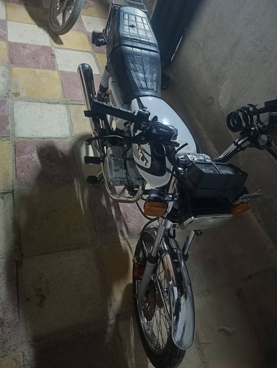 السلام عليكم رقم وسنويه دراجه 4كير موديل 23مامفتوحه دراجه نضيفه  بس الكير تعبان مكاني نجف كوفه السعر مليون وبيه مجال ***********
