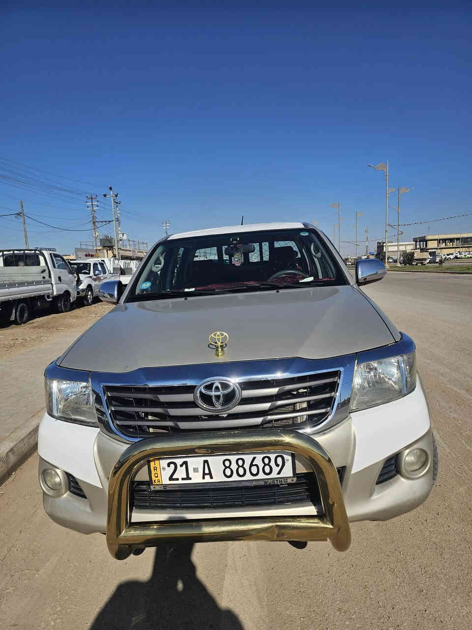 هايلوكس للبيع كفله سياره سعر ٢٠٠وبيه مجال شي قليل لون سلفري عنوان  واسط نعمانيه ***********
