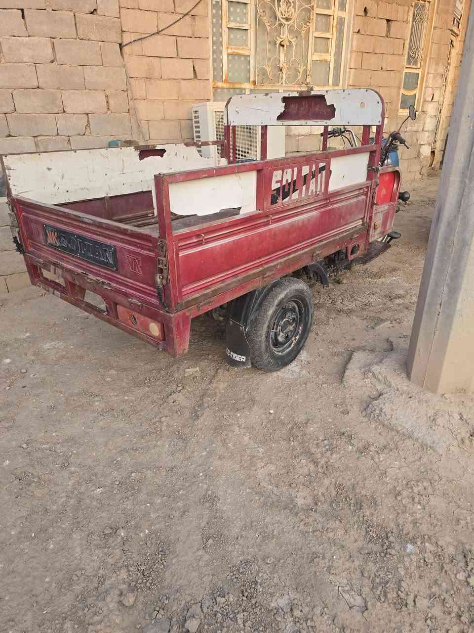 سلام عليكم ستوته البيع صلطان ستوته جديده محرك جديد وكسن كله جاهز كهربياته شغاله نكره سلف تايرات جدد ستوته وراقه ضايعه تعت من عشاير عنوان البصره القرنه سعره(٨٥٠) وبيه مجال الشراي *********** انه مكلف بلشر
