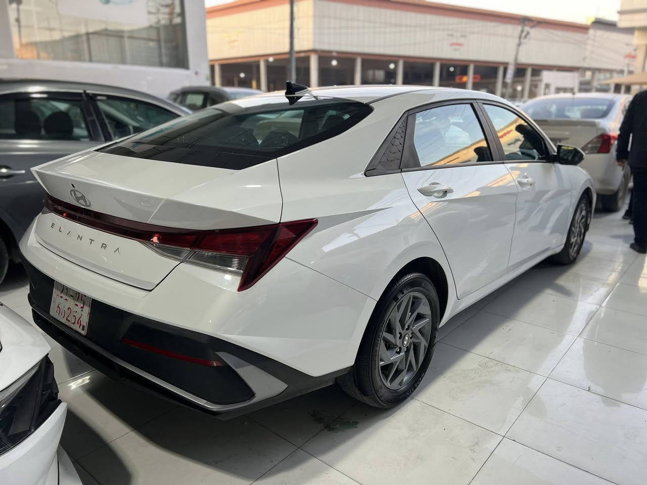 هونداي النترا 2024 امريكي 
مكينه 2000 دوش 
ماشي 23 الف 
بصمه 
رادار امامي 
رادار خلفي 
رادار بلمري 
شاشه جبيره الكترونيه 
كيج الكتروني 
اناره ترحيب 
دشبول 7 الوان متغير / تحكم ستيرن / كامره خلفيه / ويل كب لايتات لد خلفي لد 
حادث سياره جاملغ امامي ايسر وبنيد ارباك ستيرن 
سعر 155 وبي مجال بسيط 
بدون رقم تترقم شمالي فقط 
العنوان اربيل شارع 100 معرض بريمي 
***********
