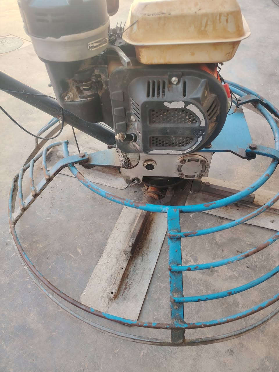 السلام عليكم
ساقوله للبيع نضيفه وجاهزه لشغل
***********
السعر ٢٢٥ وبيها مجال
