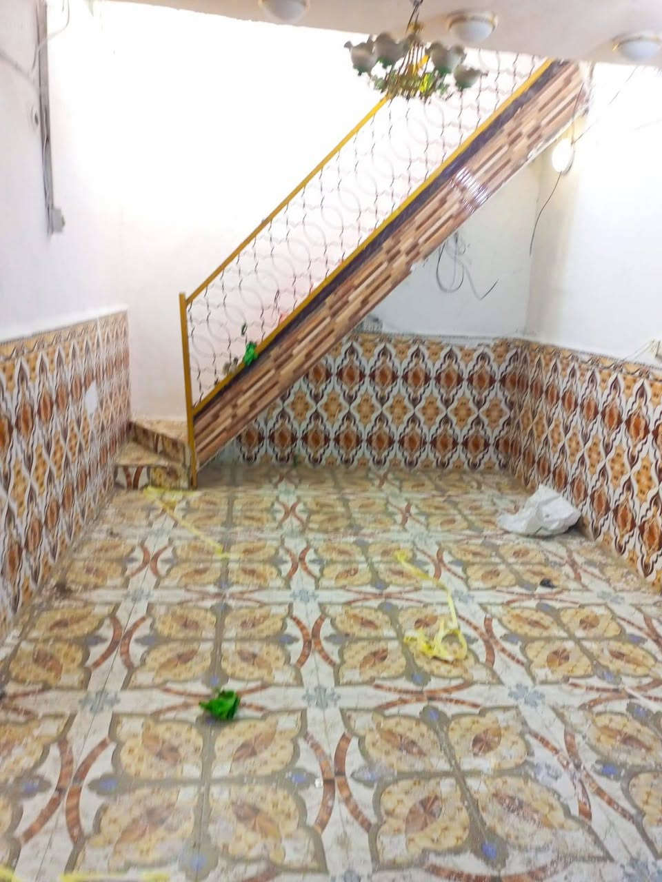 بيت للبيع
مساحه ٢٠٠م

البراكيه شارع ٢٠ البيت مباشر عله شارع العام 
  
يحتوي على ستقبال +مطبخ + صاله+ غرفتين نوم  +صحيات 

 ملاحظة../البيت بناء بلوك وعكاده 

اتصال ***********
