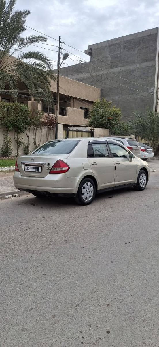 السلام عليكم
نيسان تيدا 2009 خليجي
كير + مكينة جديدات
صدر امامي كامل جديد
تخم تاير جديد
(تبريد + تدفئة) شغالات
شاشه + كامره + جام كهرباء 
السيارة مسويلها ادامة كاملة وجاهزه من كلشي .
..............
رقم بغداد دولي باسمي وسنوية لل2030
المكان بغداد _ الكرخ
السعر 75 وبيها مجال بسييط
للاستفسار (***********)
