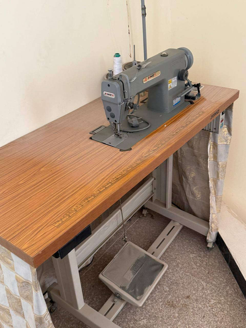 السلام عليكم للبيع مكينه نظيفه جديده مال بيت السعر ٢٥٠ وبيها مجال مكاني ا***********  الشعله
