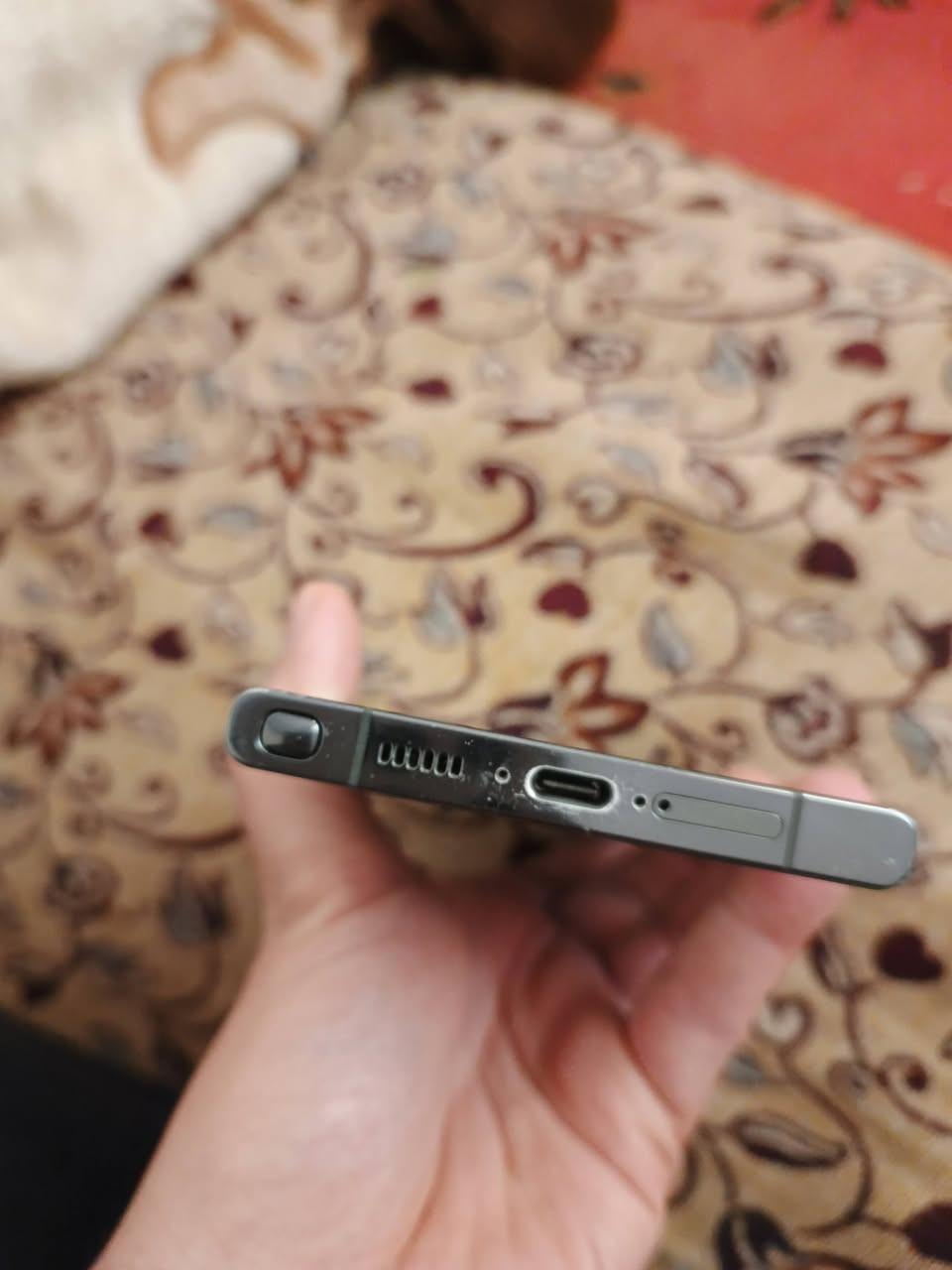 السلام عليكم
جهاز S 23 ultra للبيع فقط 
ذاكرة 512 
مفتوح مبدل بطارية فقط 
بي فطر بالكلاس الخارجي (الشاشة مابيها شي ) 
جهاز نظيف ومرتب 
السعر 490 
***********
