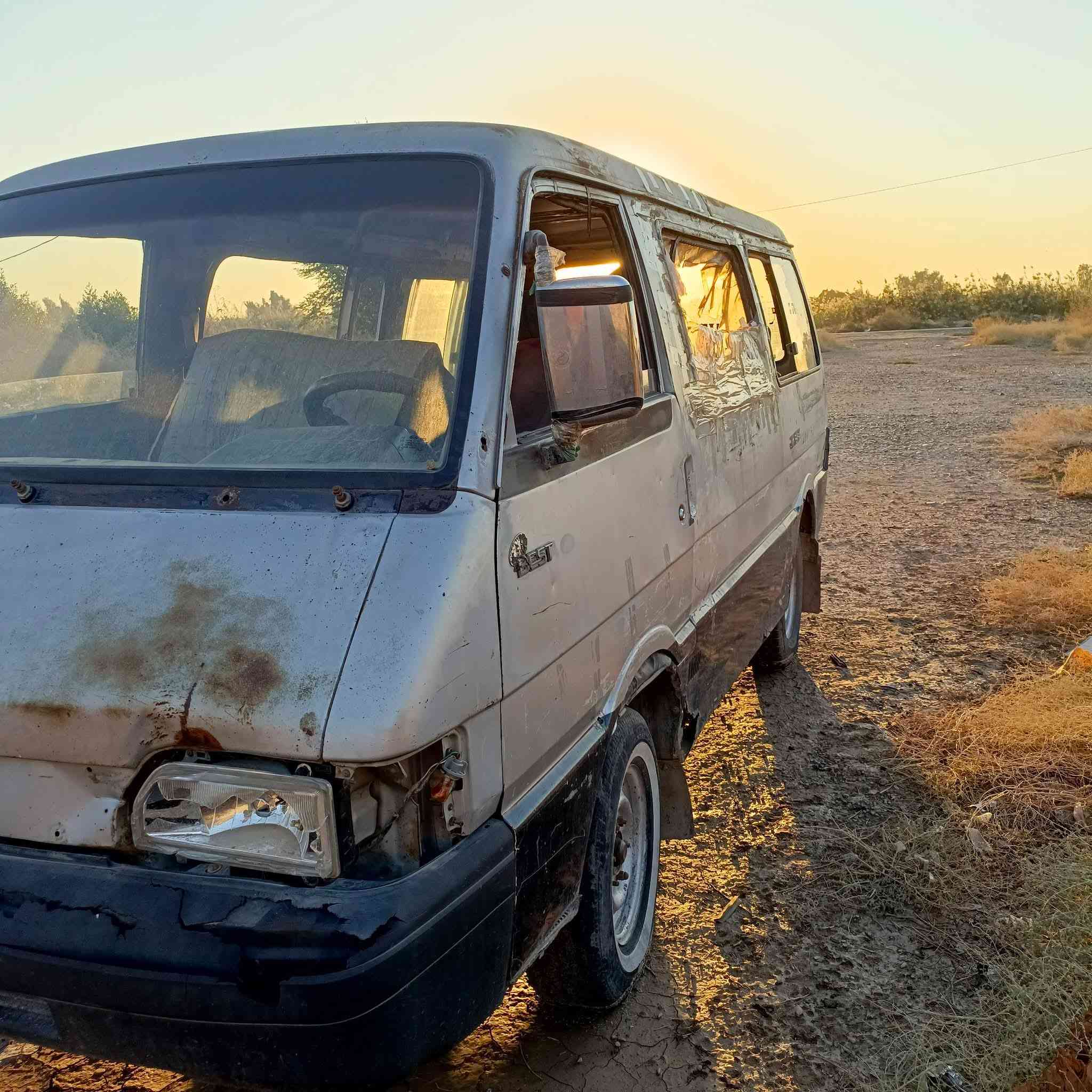 السلام عليكم كيه بسته موديل 93.....( مكينته كايمه)    كفاله عامه شاصي نضيف  واكسل جديـــــــــد جامه اماميه وخلفيه جديد  صدر امامي نضيف خير من الله مثل ما شوفون النصبه لايتات ضفيره كهرباء كله شغال ونضيف لاديتر جديد خير من الله اي حماوه ما جانت صير بيه تايرات و وياله نضيفه داخله شويه متعوب  مثل ما واضح سياره خير من الله جانت ابيعه على وضعه رقم صدامي بدون راعي سنويه ساقطه ابيع كوم حديد بيه ربح خير من الله غراضه كله نضيفه السعر.............(   11 ورقه وبيه مجال )..... المكان.......... ديالى _ جديدة الشط......... رقم تليفوني *********** بي واتساب موجود راسلني عليه ويصير خير انشالله
