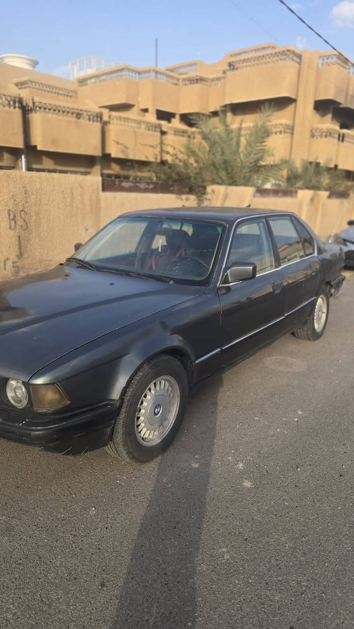 بيم للبيع موديل 91 اصل وفصل حجم 730باب كصيرسلايت محرك كير بلكرتون كهربائية نضيفه وجاهزه رقم انبار رقم الماني سنويه نهاية 2026 بس دعامياته تعبانه لا بيه خياس ولاضربه قويه مصبوغه جماليه لايت بس يرادله ربط من يم لايت شادهن جدد وماربطتهن مكان سياره الفلوجه سعر 36وبيه مجال
***********
