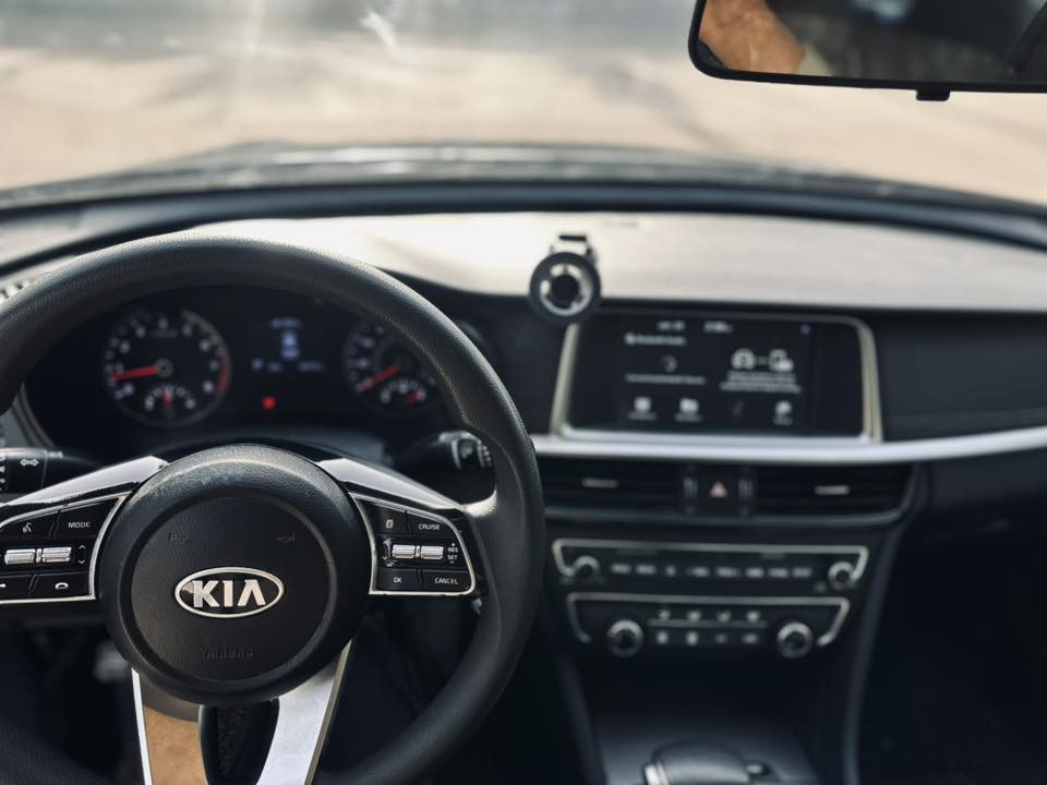 سلام وعليكم اوبتما موديل 2020 امريكي ماشيه 83KM بيها قطعتين سونار معروض ويه الصور مكينه 2400 السياره كفاله ماعدا القطعتين لون اسود رقم اربيل سنويه لل2027 السياره مداريها كلش مكان  السياره حله *********** سعر السياره 140 بيها مجال بسيط
