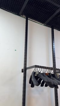 بوري تعليك 10 قطع طول البوري 3 متر يجي ويا القاعده مالته ستاند الطالع ...