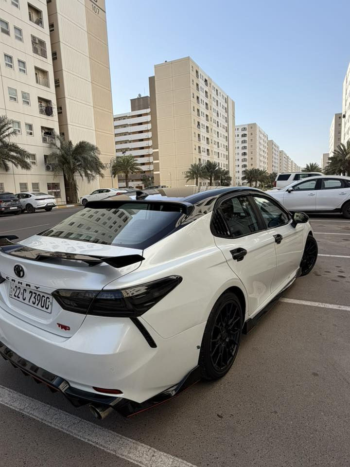 كامري  الفئة TRD موديل 2021
فول مواصفات 6 سلندر 3500cc
وارد أمريكي 
موقع السيارة  بغداد بسمايه

محرك:- 3500cc. V6
ماشية 48 الف ميل

المواصفات  TRD
بصمة تشغيل 
رادار أمامي 
رادار جانبي 
رادار خلفي 
تحديد مسار 
شاشة حجم كبير 
سستم صوت JBL 
كامرة خلفية 
لايت زينون 
لايت Auto 
مقاعد كهربائية 
داخل جلد اسود وخياط احمر مختوم TRD 
قبضة الكير مختومة TRD 
هاند بريك بصمة 
نظام إيكو 
سبورت Sport
نورمل Normal 
كروس سرعة 
كت TRD بلادي 
سستم كزوز بلادي 
مانع إنزلاق 
نظام أوتو هولد Auto Hold 
ويل بلادي مختوم TRD
كت لحاية ودفيوز رياضي بلادي 
مثبت سرعة 
السيارة لونها تو كلر

حادثها 
ربع جاملغ الخلفي السايق  ...
رقم السيارة اربيل شرط التحويل
للاستفسار ***********
