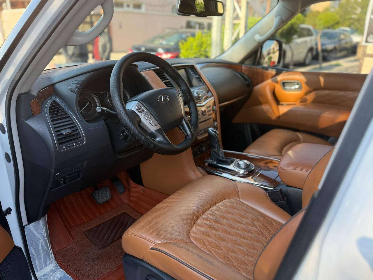 السلام عليكم 
🔹انفنتي ( QX 80 ) خليجية  
🔹 موديل /  ٢٠١٩ خليجية داخل مشمشي .
🔹 عداد المسافة /  ٨٥ الف كم  
🔹السيارة كفالة عامة شخط صبغ 
بارد قليل باب خلف النفر كفالة من كل شي حتى الدعميات كفالة كير و محرك بشرط ممفتوح 
حدادية و تايرات جديدة سنوية جديدة تحويل ثاني يوم .
🔹مواصفات السيارة معروفة فول للاخير .
(فتحة ، ثلاجة ، خمس كاميرات ، مراية كاميره ، VIP ،
شاشات DVD ، تحكمات ستيرن ، اغراض بلاد ، 
صندوق كهرباء ، وضعيات سياقة ، زنون بلاد ، كار بلاي )
🔹للاستفسار / ***********📱
