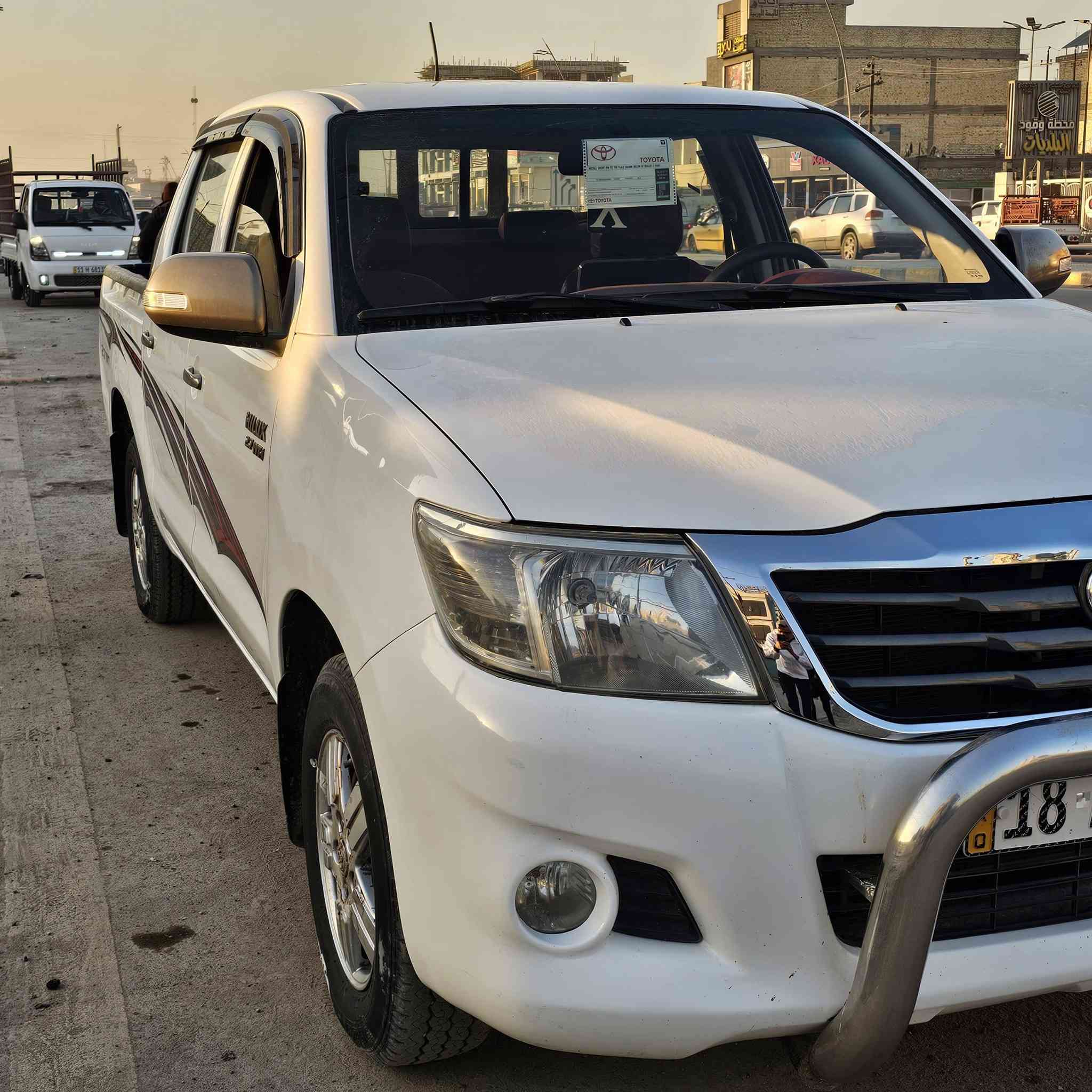 السلام عليكم 
هايلوكس للبيع 2014 كويتي شاصي 19 كير اوتو تخم تاير سياره مكفوله ماعدا بارد او تعمير بالباب الخلفي وره السائق بدون تكم سياره مال جناي ماشيه 180 رقم بابل المكان بغداد مشروع وطني السعر اتصل وتدلل ***********
