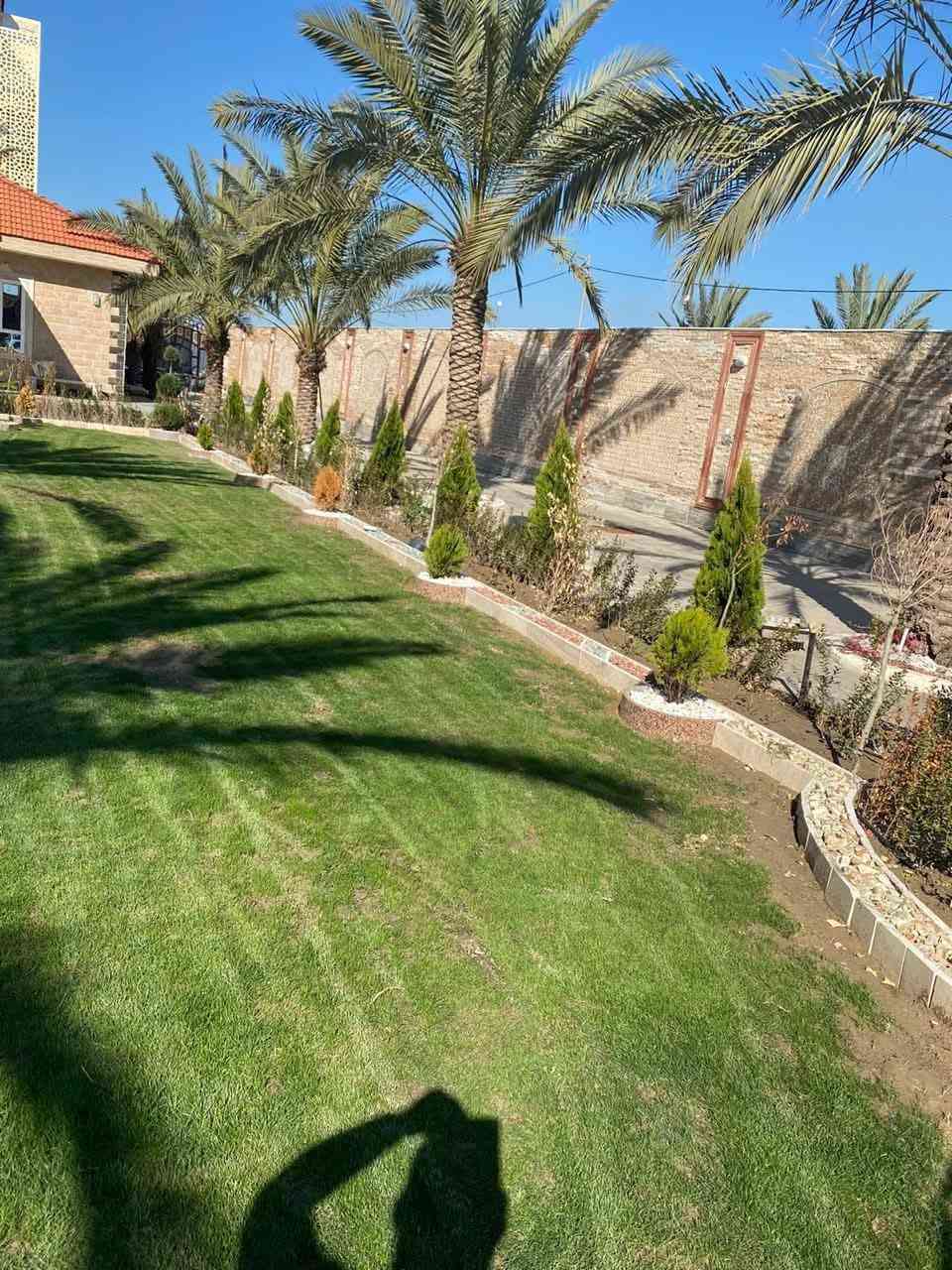 سلام عليكم ورحمه الله وبركاته موجود حدقجي شغل درجه اولى تنضيف تقليم الأشجار الصغيره  والكبيره وقلب التربه وقطع الأشجار الكبيره والصغيره وتنضيف الحدائق العامه ومعالجة امراض الاشجار الصغيره والكبيره وتصميم الحدائق العامه والمساجد مجانن عمل ***********ابوحسام
