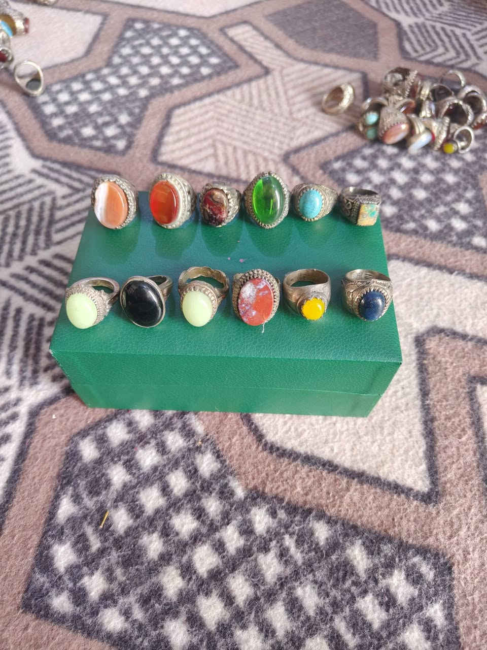 السلام عليكم
خواتم واحجار للبيع 
مفرد وجملة


**إذا كنت صاحب هذا الإعلان وتريد حذفه لأي سبب، رجاءا أرسل رسالة إلى الدعم الفني**