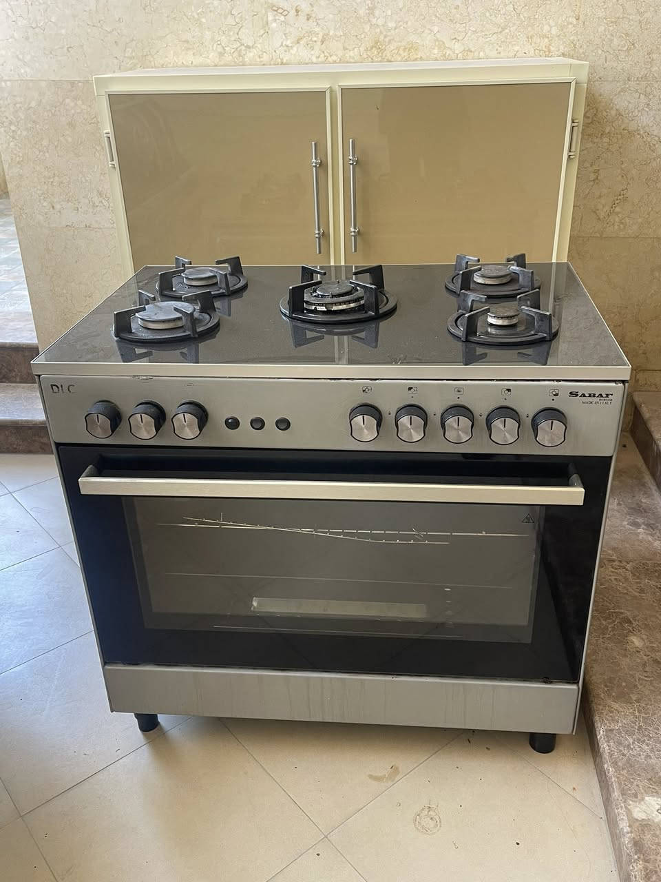 تخم ٨ مقاعد استخدام قليل
مع طباخ ماركه DLC للبيع في اليرموك للاستفسار ***********
