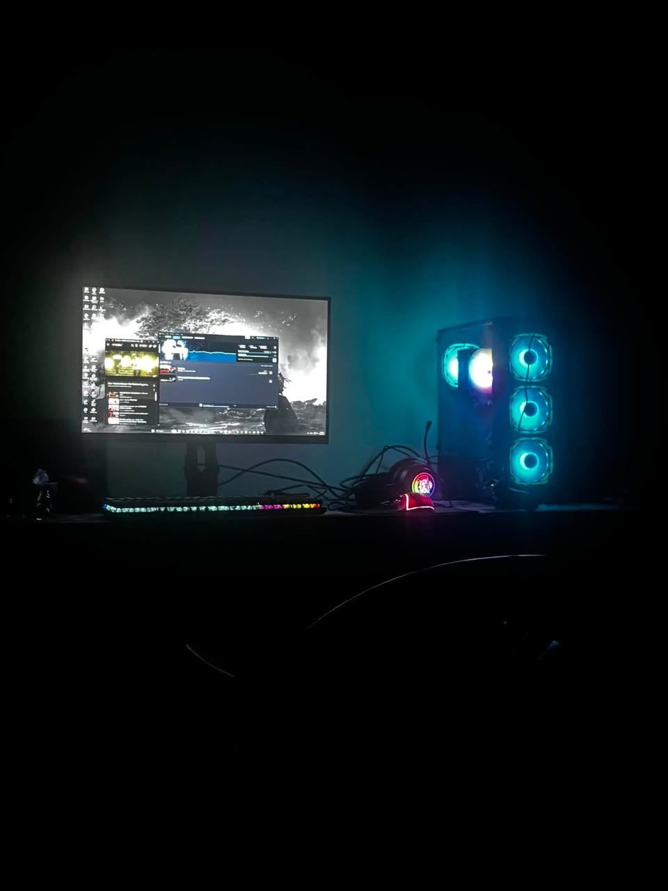 PC Gaming للبيع
* Intel Core i5-10400
* RTX 3050
* RAM 16GB 3600MHz
* SSD M.2 512GB + HDD 500GB
* MSI H510M PRO
* PSU 650W

مع شاشة + كيبورد + ماوس + سماعة + مكبر صوت

الجهاز استخدام شخصي، جميع القطع كانت جديدة عند الشراء، وعمره حوالي 11 شهر فقط. حالته ممتازة ونظيف جدًا، ولا يحتاج أي صيانة، جاهز للاستخدام والألعاب .

السعر: 1,100,000 دينار قابل للتفاوض بالمعقول.

للاستفسار أو المعاينة راسلني على الخاص
او على الواتساب : ***********
