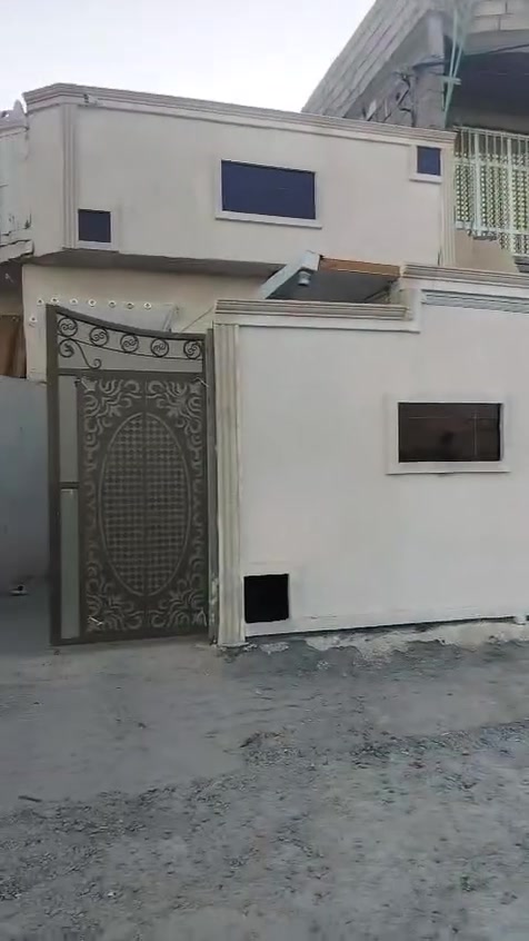 سلام عليكم مشتمل لبيع بقريه طالب العلي بنهايه شارع المئومن   مساحه 75 مشترك معزول عزل تام منفذ واحد سند 25 كهرباء مي مجاري كامل الستفسار ***********
