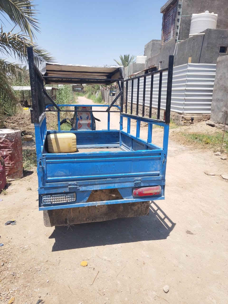 سلام عليكم ستوته امتيار للبيع نظيفه جدا موديل 14والمحرك 17
***********
