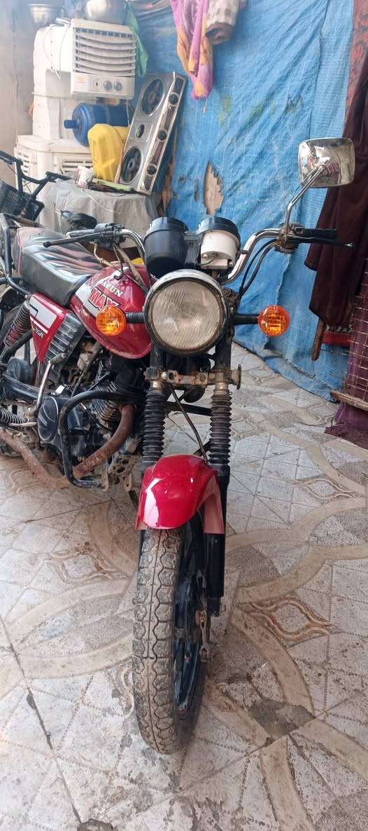 سلام عليكم دراجه دايون نفخ للبيع موديل 2019. دراجه خير من الله مكاني بلكوت السعر 950وبيه مجال اوراق اصولي. ***********
