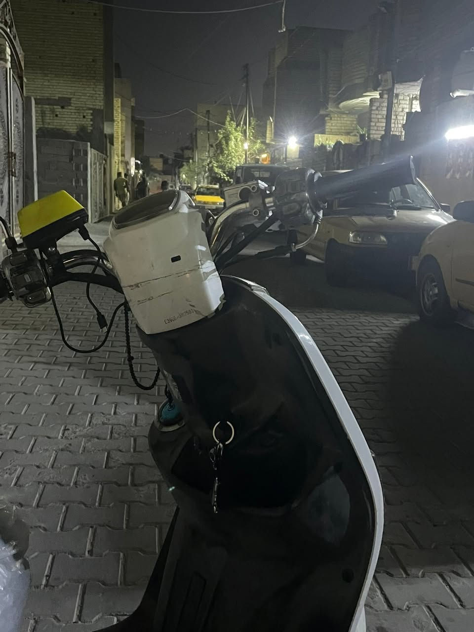 سلام عليكم 

POLICE للبيع 

اشاير خلفيه زنون ثلجي 

اشاير امامي زنون اصفر 

لايت امامي اصفر اصلي 

عداد سرعه شغال  

سلف شغال نص نكره 
هندر شغال نص دكه

كهربائيات كله شغاله كفاله عامه 

كفرات ابيض جديده كلشش 

امختم ختم واحد وكاله 

اكلچات جديده 

مكينه اتشك الكاع 

شلعه ومعدل اتشك الكاع 

مكفوله كفاله عامه 

دمام تكسي اصلي 

السعر650 وبيه مجال 

المكان حي اور 

الرقم***********

