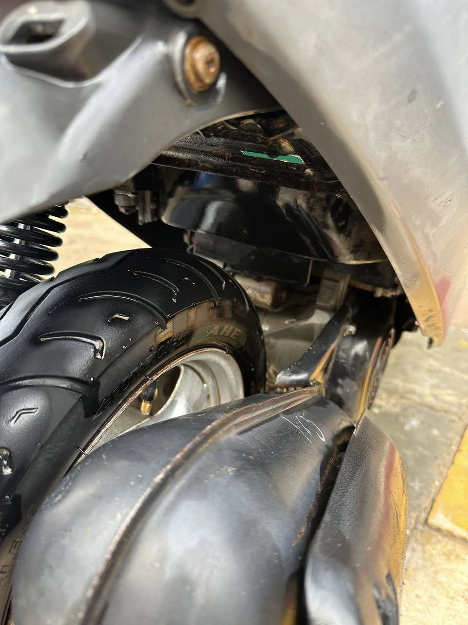 بطه للبيع
دراجه شرط مامفتوحة ابد وين ميعجبك افحص كهربائيات كله شغاله تايرات جدد ماناقصها برغي شرط مكاني الرميثة سعرها 450 وبيه مجال

***********
