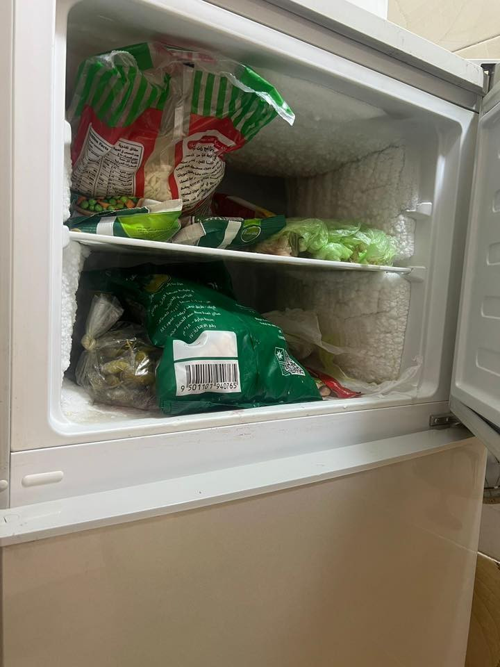 السلام عليكم ثلاجه كبيره  نضيفه للبيع السعر ١٥٠شراي يتصل على رقم. ‭٠٧٧٦ ٥٥٤ ٣٧٣٦
