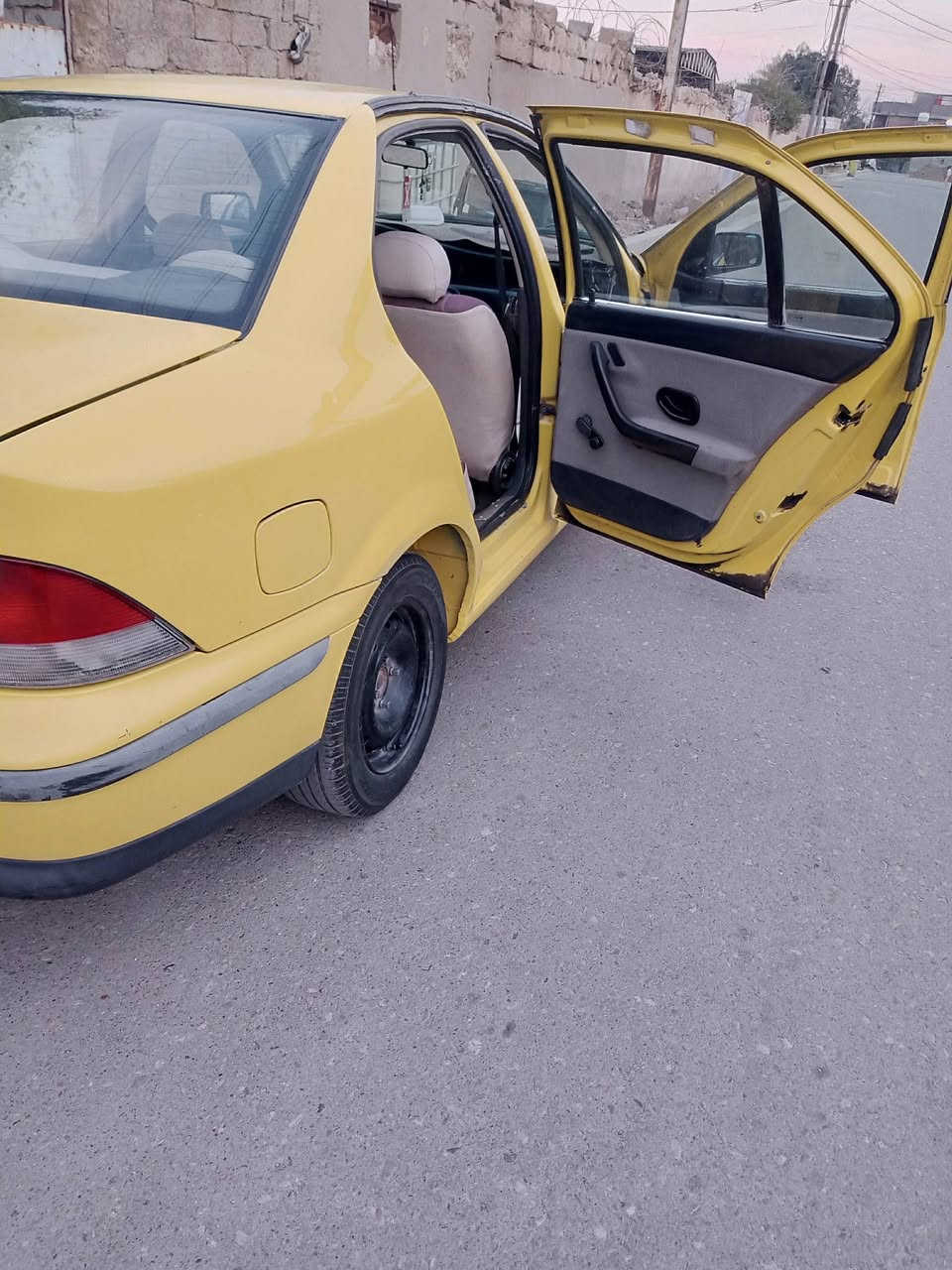 سمند موديل 9 نضيفه ما بيها تبديل ولا صبغ بس الدوسات غرامه عليه أربعين فقط محرك مكفول صدر جديد تايرات جديده الامامي بسمي رجاءا خليك جدي ولاتتلاعب لجلال غيرك ***********
