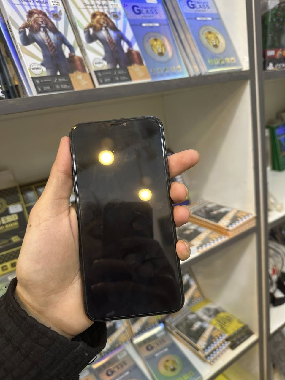 السلام عليكم أيفون 11 Pro max
مبدل شاشة نوعية زينة 
بطارية 76 باقي الجهاز بلادي 
العنوان بغداد المدائن السعر 325 وبي مجال قليل 
***********
