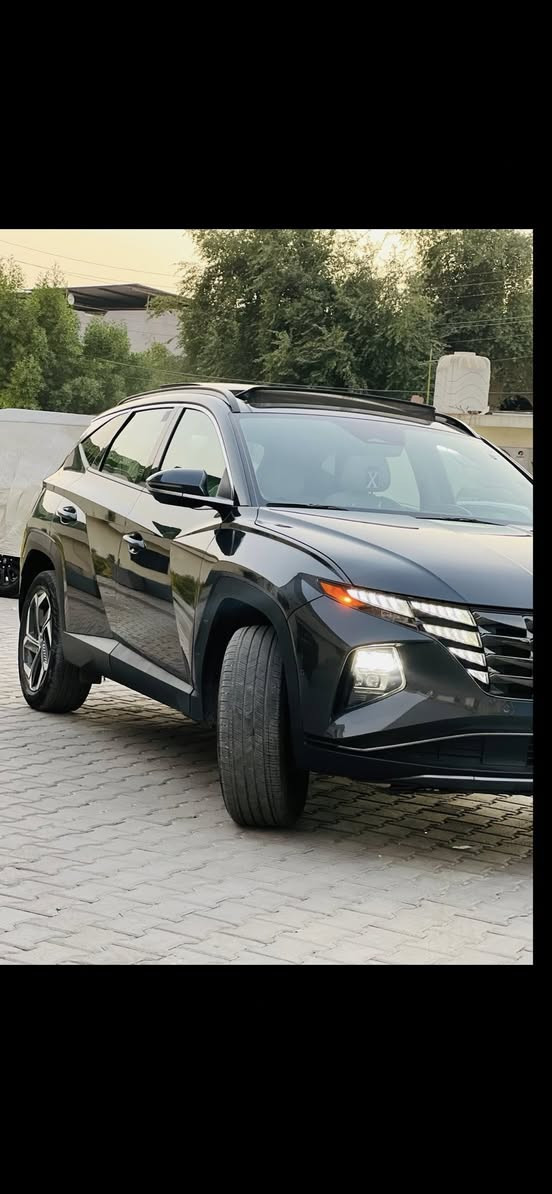 السلام عليكم توكسان  كلين تايتل 2023 لمتد vip فول الفول امريكي السياره بهيج نضافه وهيج مواصفات جدياً قليل 
لون السياره نفطي 
المواصفات LIMITED VIP
1- بصمة تشغيل 
2- بصمة ابواب لمس دخول ذكي 
3- بنوراما على طول السيارة 
4- صندوق كهرباء شفط 
5- كامرات 360 درجة ( جانبية - امامية - خلفية ) 
6- كامرات مع الاشارة 
7- السيارة تتقدم وترجع ب البصمة 
8- تبريد تدفئة كشنات 
9- كشنات جلد كريمي 
10- كشنات كهرباء 
11- اضواء محيطية 67 لون اختياري 
12- كشنات خلفية هيتر 
13- مرايات تعتيم ذاتي 
14- ابل كار بلي 
15- اندرويد اوتو 
16- شاشة دجيتل 3 اشكال للقيادة 
17- اشاير ترحيب 
18- اضواء امامية LED زنون 
19- اضواء خلفية LED
20- هوك خلفي 
21- فول اوامر صوتية 
22- جامات اوتو 
23- قطعتين تبريد 
24- اشارات ب المري
25- كير دكم 
26- شفتات ستيرن 
27- تحكمات ستيرن 
28- السيارة فور ويل 
29- محرك 2500 المرغوب 
30- هاند بريك بصمة 
31- شحن واير ليس 
32- منافذ شحن 
33- اوتو هولد 
34- تشغيل عن بعد 
35- السيارة اوتو بارك 
36- حساسات امامية 
37- حساسات خلفية 
38- كير AT المرغوب 
39- رادار امامي رادار خلفي رادار جانبي 
40- نقطة عمياء 
وبعد بيها هواي مواصفات 
ممشى السيارة ( 24 الف فقط ) 

السيارة مكفولة من الصبغ والتبديل حادثها فقط تاير طاك 

مكان السيارة بغداد السيدية 

السعر 232وبيها مجال 

رقم الهاتف ***********
