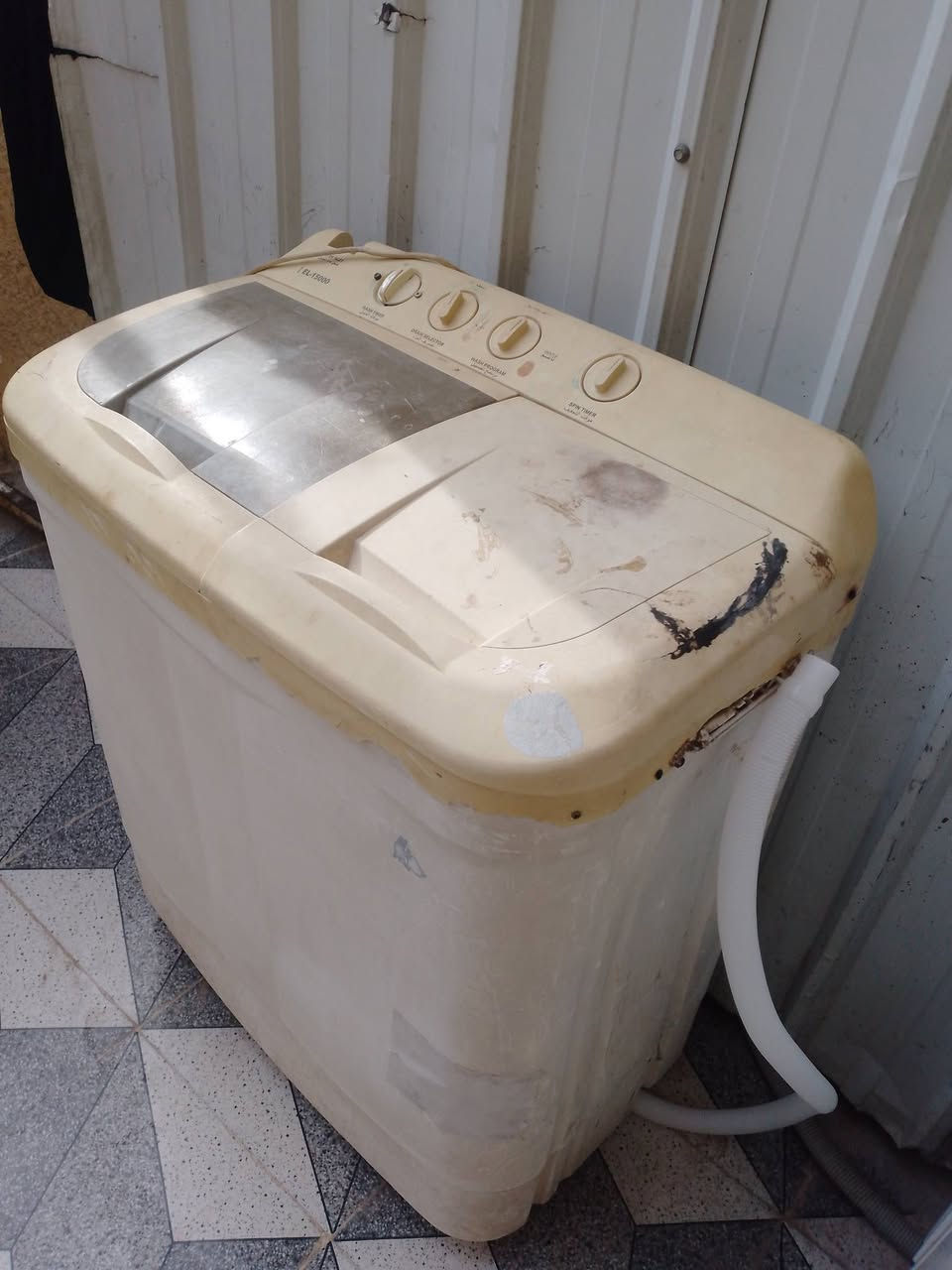 غسالات وعلى الفحص   شبه البلاش  كبيرة ومتوسطه الحجم  ت  ***********
