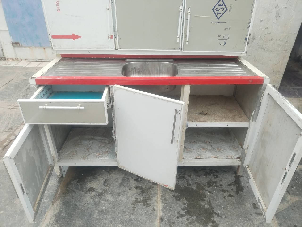 كاونترات البيع سعر الواحد 150 عنوان شطره حي زهور قرب ملعب الحاوي ***********
