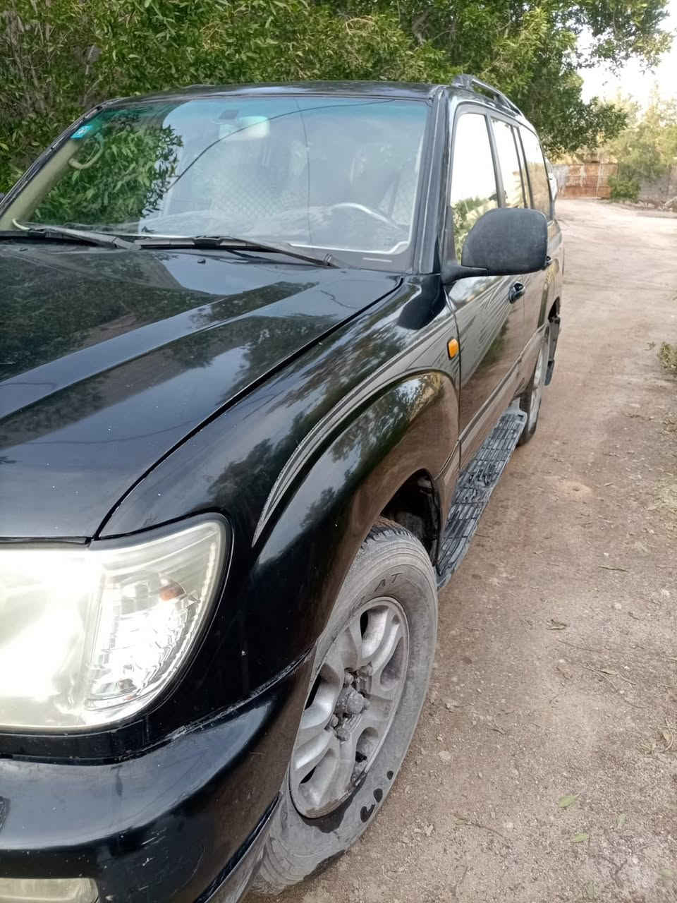 السلام عليكم لاند كروز 2007 اصل السياره بأسمي تحويل مباشر رقم بغداد  الجديد فول مواصفات  كير اوتماتيك  محرك 6 السياره  مصبوغه عام وكير محرك حداديه كفاله تخم تاير جديد السعر 140 وبيها مجال  مكاني البصره للاستفسار الاتصال على الرقم:***********
