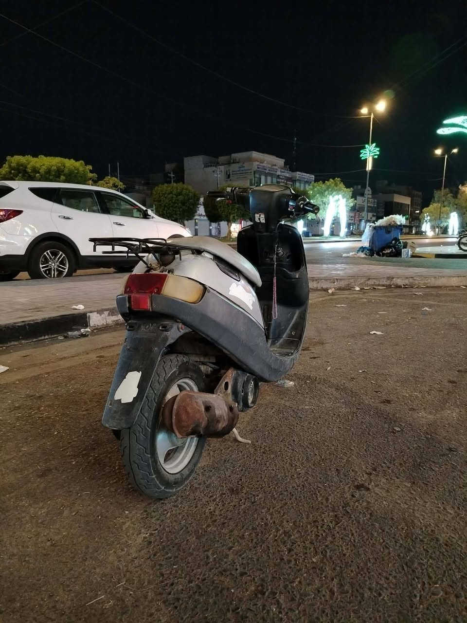 بطة موديل 2000 شغالة و كاملة
كهربائيات كاملة سلف هورن اشاير لايت نقصها باتري بس 
الشاصي بي لحيم شويه من جوه 
مكينه نضيفه ناعمه مابيها صوت 
الدراجه كاملة مابيها مصرف ولا تصليح بس بانزين و دهن و اطلع وين متريد 
السعر 175 و بيها مجال حك الجيه 
المكان شارع الاسكان 
***********
وبالخدمة 🤍
