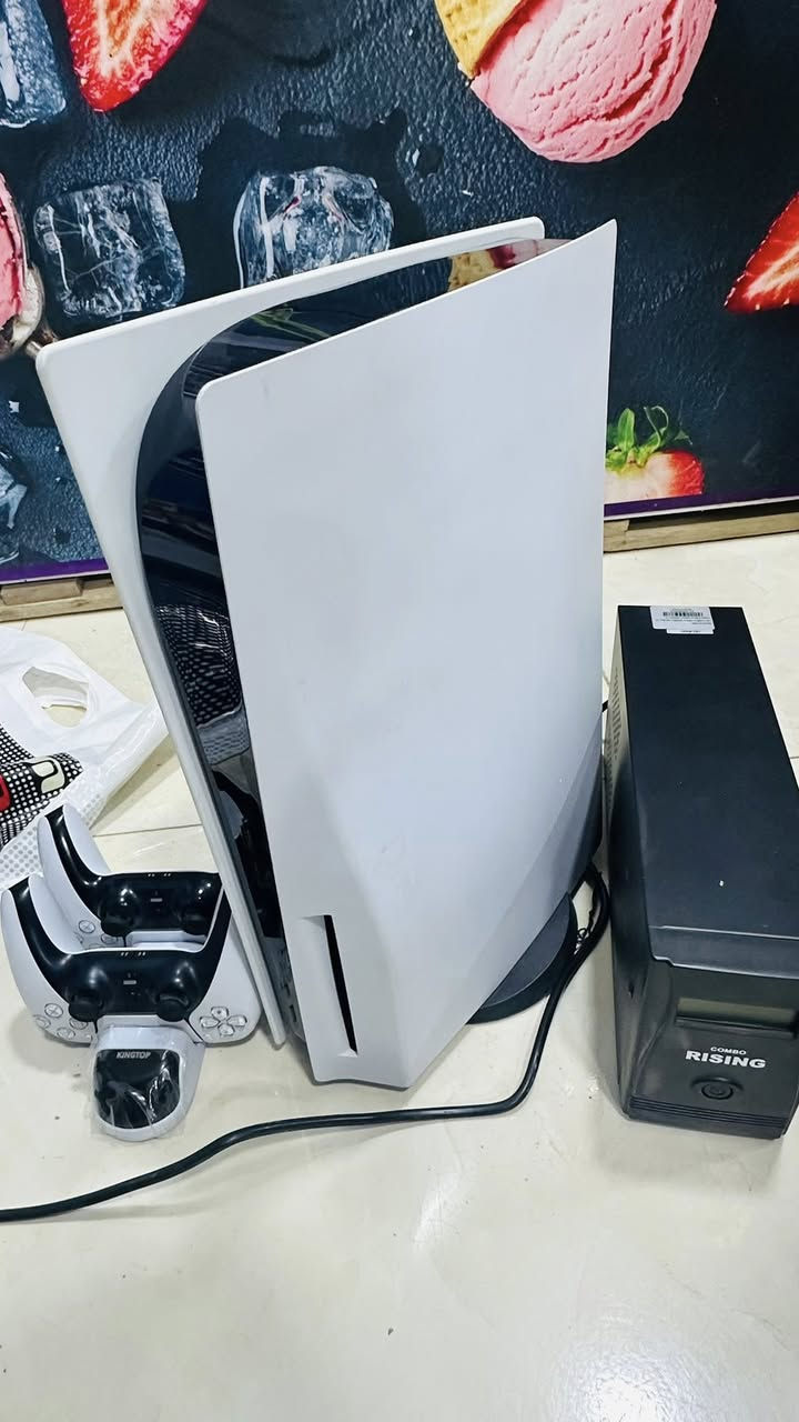 السلام عليكم ps5 للبيع
بلي 5 فات للبيع مستعمل قليل 
مع يدات عدد 2 
مع قاعده شاحنه يدات 
مع يوبس بطاريات ليثيوم يطول 20 دقيقه 
السعر 700 
إذا تريد فقط البلي 600 
مكاني بغداد المحموديه 
***********
***********
