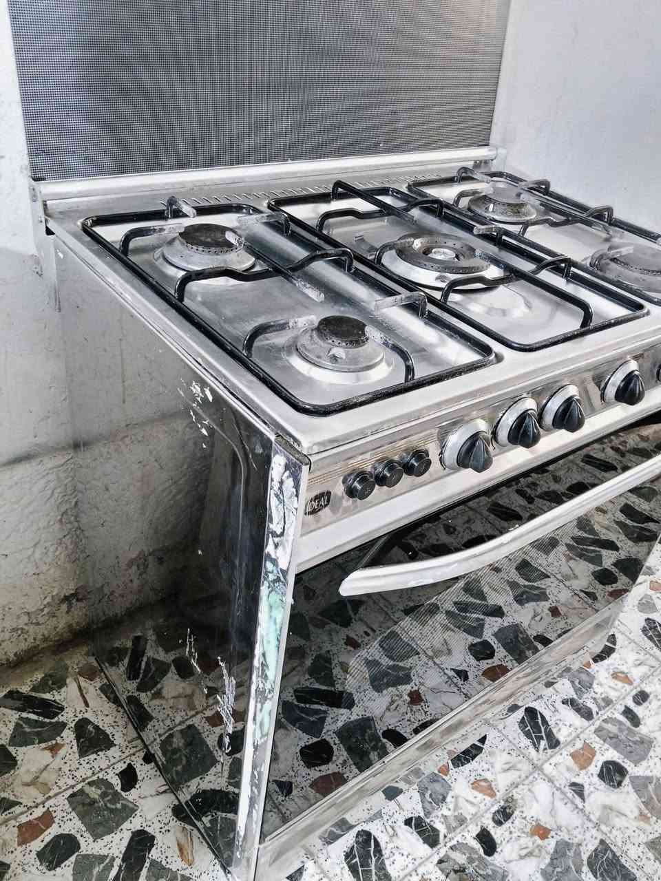 طباخ اديال مصري الاصلي جديد علفحص باب أول استعمال قليل فرنه فوك وجوة شغال. مابي اي نقص


**إذا كنت صاحب هذا الإعلان وتريد حذفه لأي سبب، رجاءا أرسل رسالة إلى الدعم الفني**