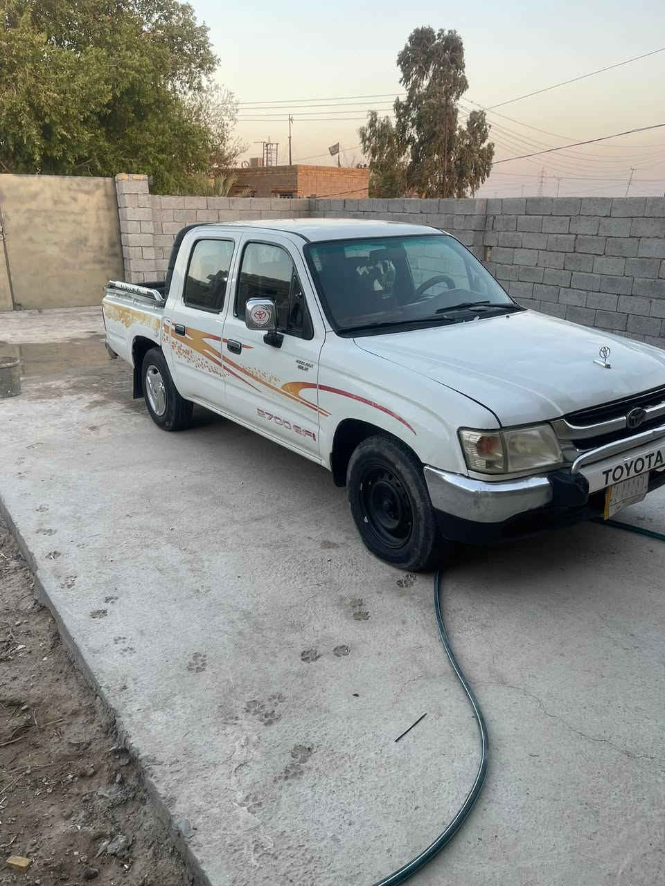 سلام عليكم ميكم جمره البيع موديل ٢٠٠٢ رقم نكليزي سنويه ل٣١ شاصي مكفول محرك مكفول كير مكفول كسن مكفول كشر بي رشت صبق بجاملق لمامي بصيطه وره لوغيه ربع هم مرشوش بعد مكفوله خطه شركه رقم مثنى سعر ٩٠ وبيه مجال *********** شرط تحويل رقمم مامستلمهن بعدهن بس وصل
