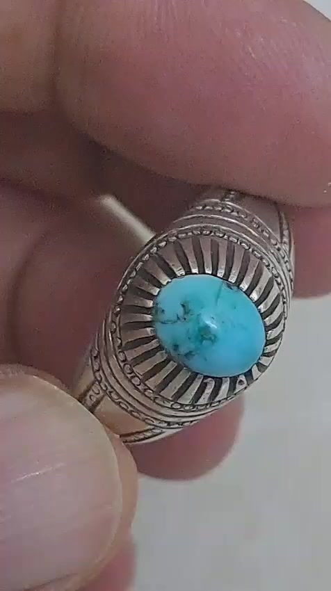 نيشابوري  قياس ٢٣   سعره ٤٠ الف دينار


**إذا كنت صاحب هذا الإعلان وتريد حذفه لأي سبب، رجاءا أرسل رسالة إلى الدعم الفني**