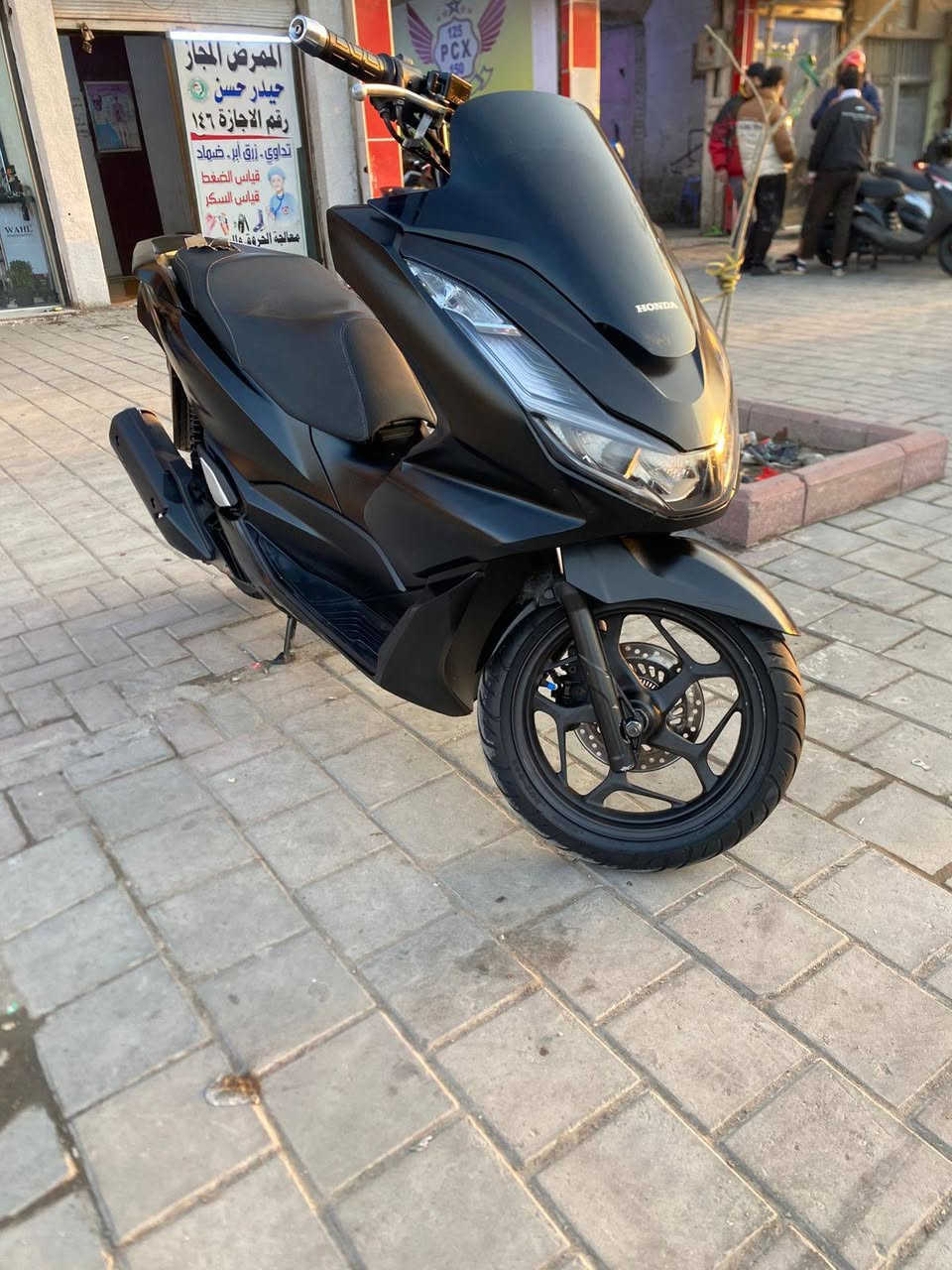 السلام عليكم شباب دراجه بي سيفس الجيل الرابع مقفوله كفاله عامه لون اسود طافي ماشيه 23 دراجه خير من الله
الاستفسار اتصل على هذا الرقم 
***********
