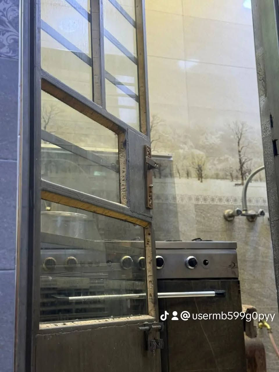 دار 100 متر  واجهه 5 نزال  20
طابو زراعي سند  25 
طابقين 
3 غرف نوم 
استقبال +  مطبخ  حار  وبارد 
3 حمامات 
بيتونه وسطح شتايكر 
كامرات  وسبالت و ستلايت نضام بوري دفن 
دار كامل مكتمل 
دار مبني ع ايدي صاحب ادار    سعر  100 بي مجال 
الموقع بغداد الامين سده ثانيه قرب اسواق السيد 
التواصل خاص او التصال ع ارقم اتالي 
***********
