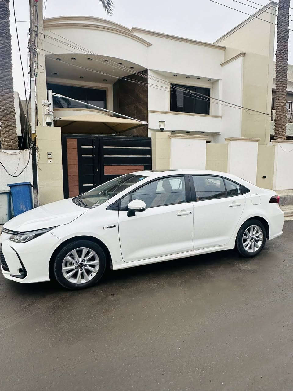 السلام عليكم 
للبيع كورلا موديل ٢٤ خليجيه مكفوله من الصبغ والبارد والتبديل وموجود السونار بالمنشور 
رقم بغداد باسمي 
فول مواصفات 
السعر ١٥٠٠٠$ يعني ١٥٠ ورقه وبيها مجال 
مكان السياره حي الاعلام 
للاستفسار ***********
