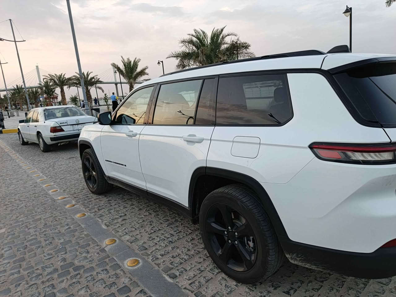 جيب كراند شيروكي ٧ راكب كشنات vip موديل ٢٠٢٣

 حادثهه جداً بسيط جاملغ  ودعاميه مبدلات بدون دواخل 
المواصفات: .  . 
* نقطة عمياء . 
* دفع رباعي 4x4 . 
* فرش المقاعد من الجلد مطعمة بكنتار . 
* المقاعد الأمامية كهربائية .
* المقاعد الأمامية مع تدفئة . 
* تدفئة ستيرن . 
* نظام الملاحة (GPS) . 
* نظام خاص للطرق الوعرة . 
* مصابيح امامية زنون . 
* المصابيح الأمامية مع LED لايت . 
* كشافات الضباب زنون . 
* تشغيل عن بعد .
* صندوق كهربائي .
*  حساسات أمامية . 
*  حساسات خلفية .
* كاميرا خلفية . 
* بلوتوث تلفون . 
* محدد سرعة . 
* نظام تشغيل واطفاء اوتماتيكي للمحرك للتوفير من صرف الوقود .
* نظام بريك اوتماتيكي
 
***********
السعر 295 ورقة وبيها مجال قليل شط العرب, البصرة
